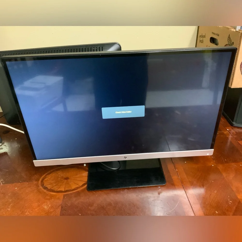 HP Monitor 25”. Gaming and office use. Mint condition. Tested.